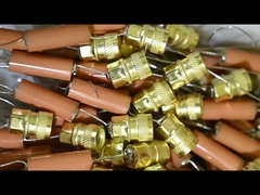 Condensadores de línea en vivo