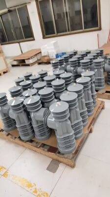 Interruptor automático de vacío de alto voltaje con polos encapsulados de capacitores cerámicos para 11 kV a 40.5 kV y vida útil de 20 años